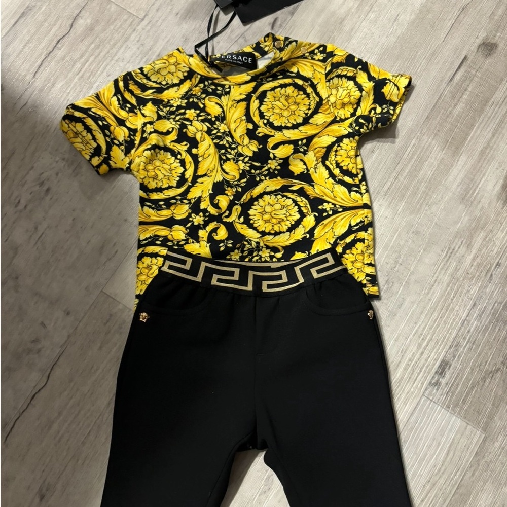 Versace Black and Yellow Baroque Print Set